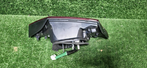 Фонарь правый внут Toyota Camry xv70 17-нв галоген