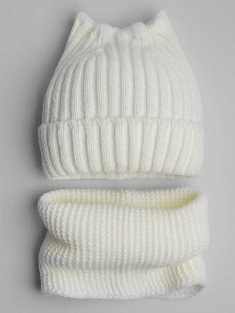 Шапка для девочки осенняя c ушками и снуд