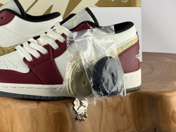 Nike Air Jordan 1 Low SE Year of the Dragon - Red