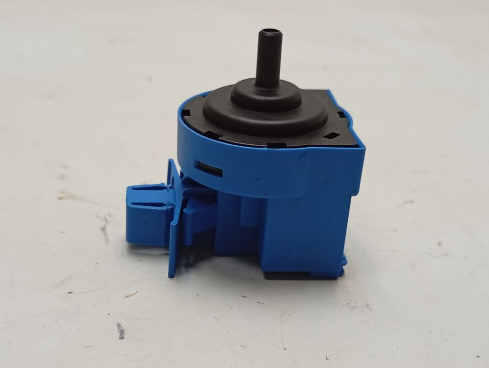 WMUF5050 кт42 Прессостат для стиральной машины Hotpoint-Ariston 16002692100 б/у