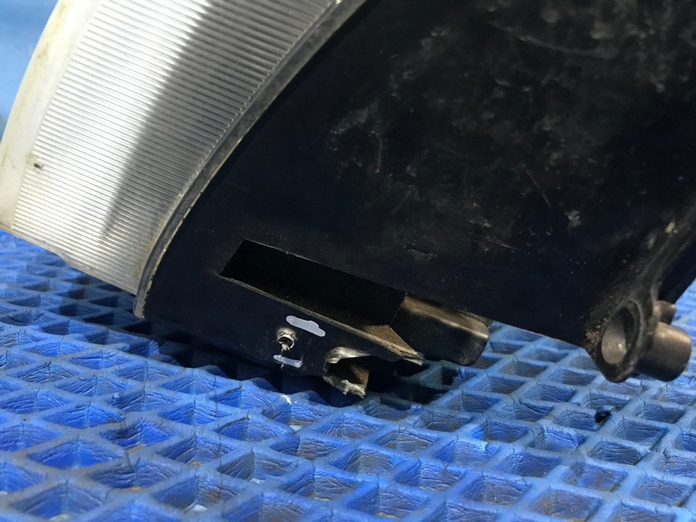 Фара передняя левая NISSAN AD 2001