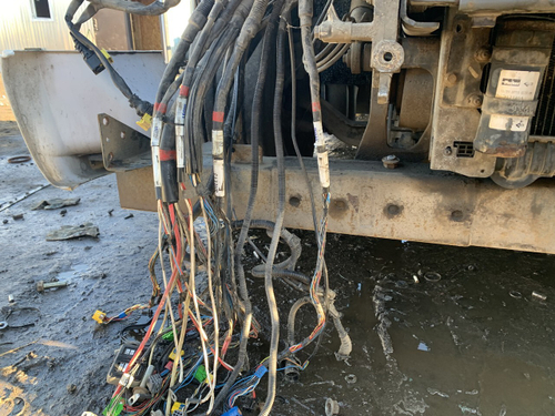 Усилитель переднего бампера