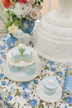 Wedgwood Винный шкаф II Gio Gold