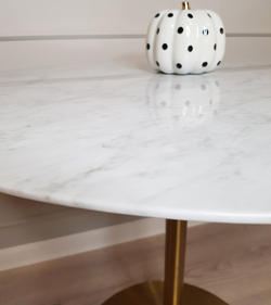 Стол обеденный белый Tulip Marble Brass