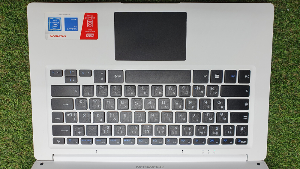 Ноутбук THOMSON Intel/4Gb
