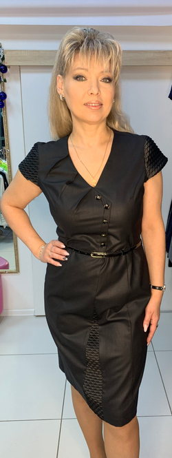 Деловое черное платье