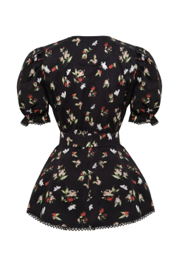 «Flower blouse» Блуза из хлопка рельефами и кружевной отделкой.