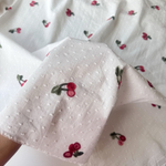 хлопок с мушкой с вышивкой Вишенки