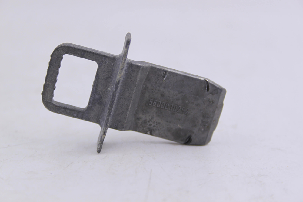 Затвор (крючок двери) 5600030252 посудомоечной машины BOSCH