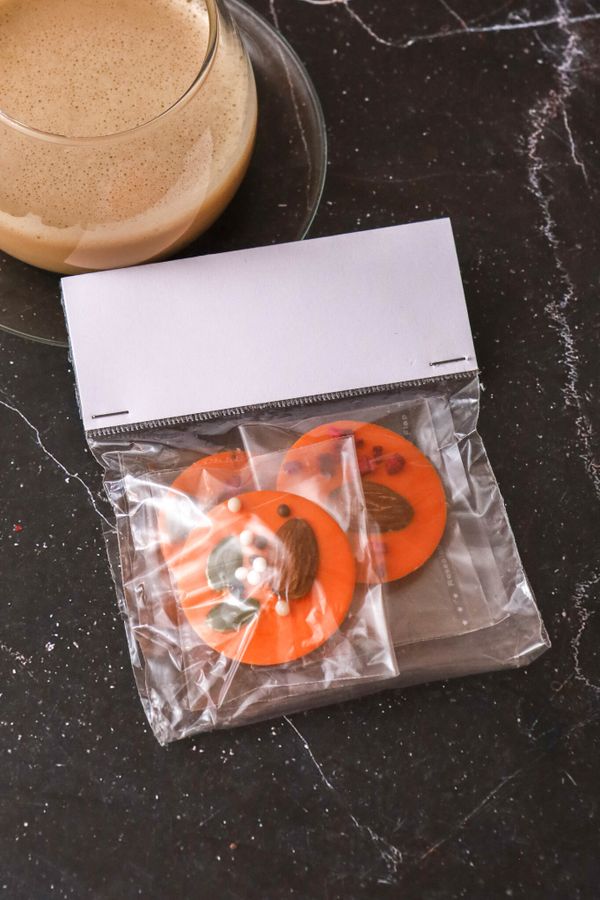 Медианты с открыткой