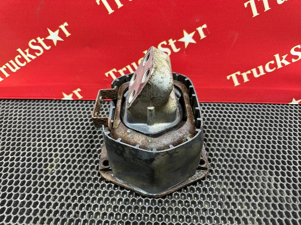 Подушка двигателя задняя