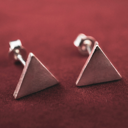 Серьги-гвоздики "Простая форма: треугольник"