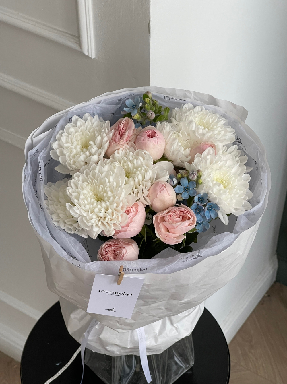 Авторский букет с голубыми незабудками