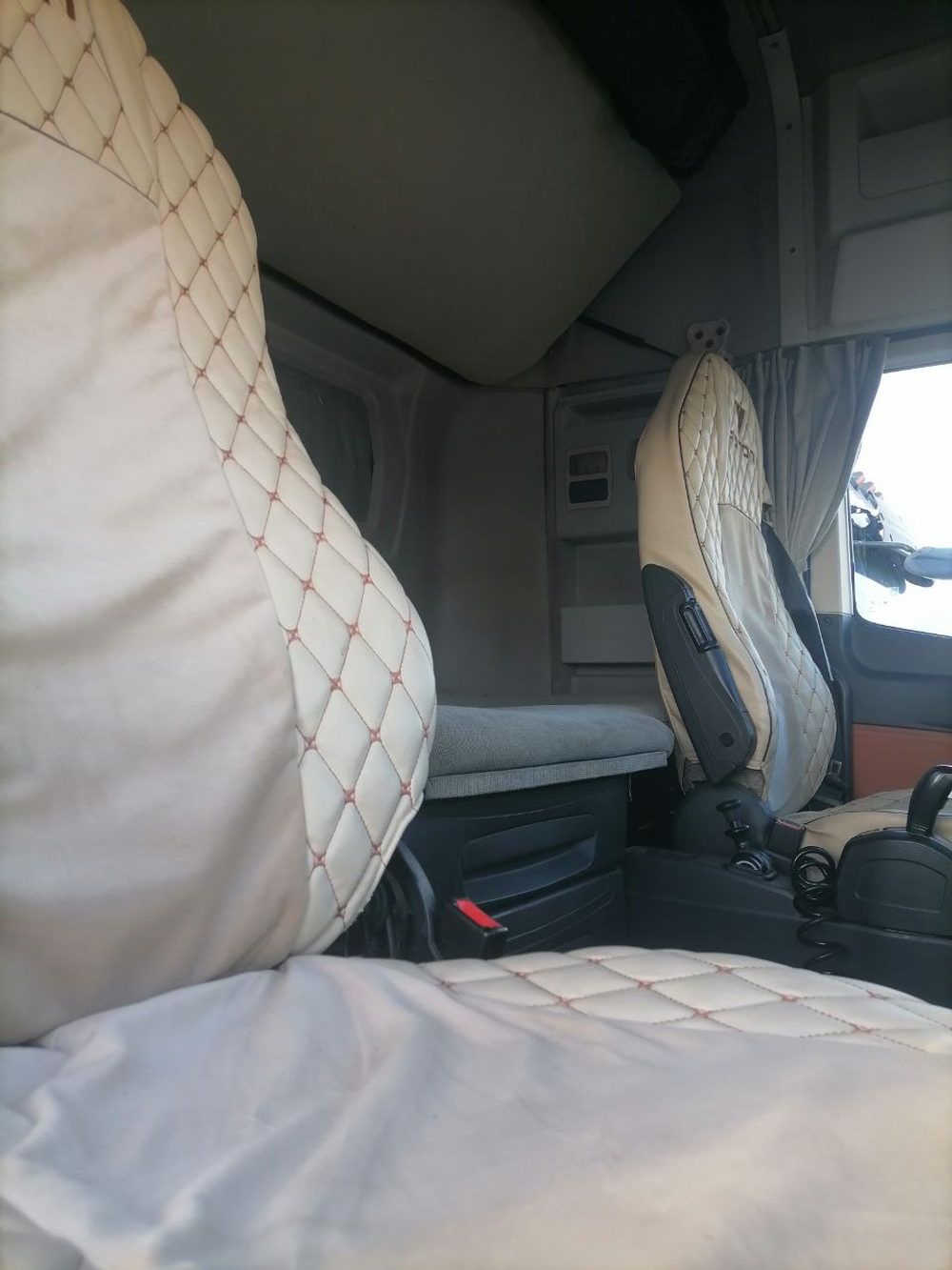 Foton AUMAN 4x2 Седельный тягач EST A 1846 AMT (Дизельный, 11,8 л, АТ, 470 л.с.)