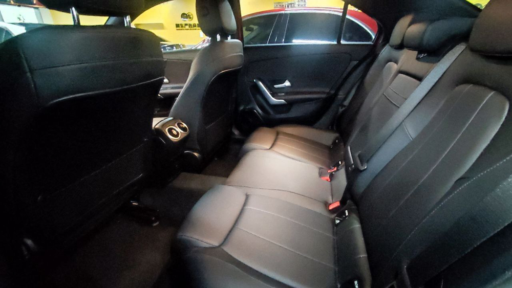 Mercedes-Benz A 200 L Sports Sedan Dynamic