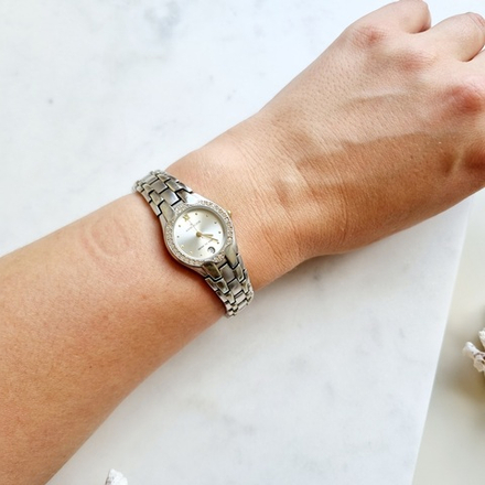 Часы Anne Klein в белом металле