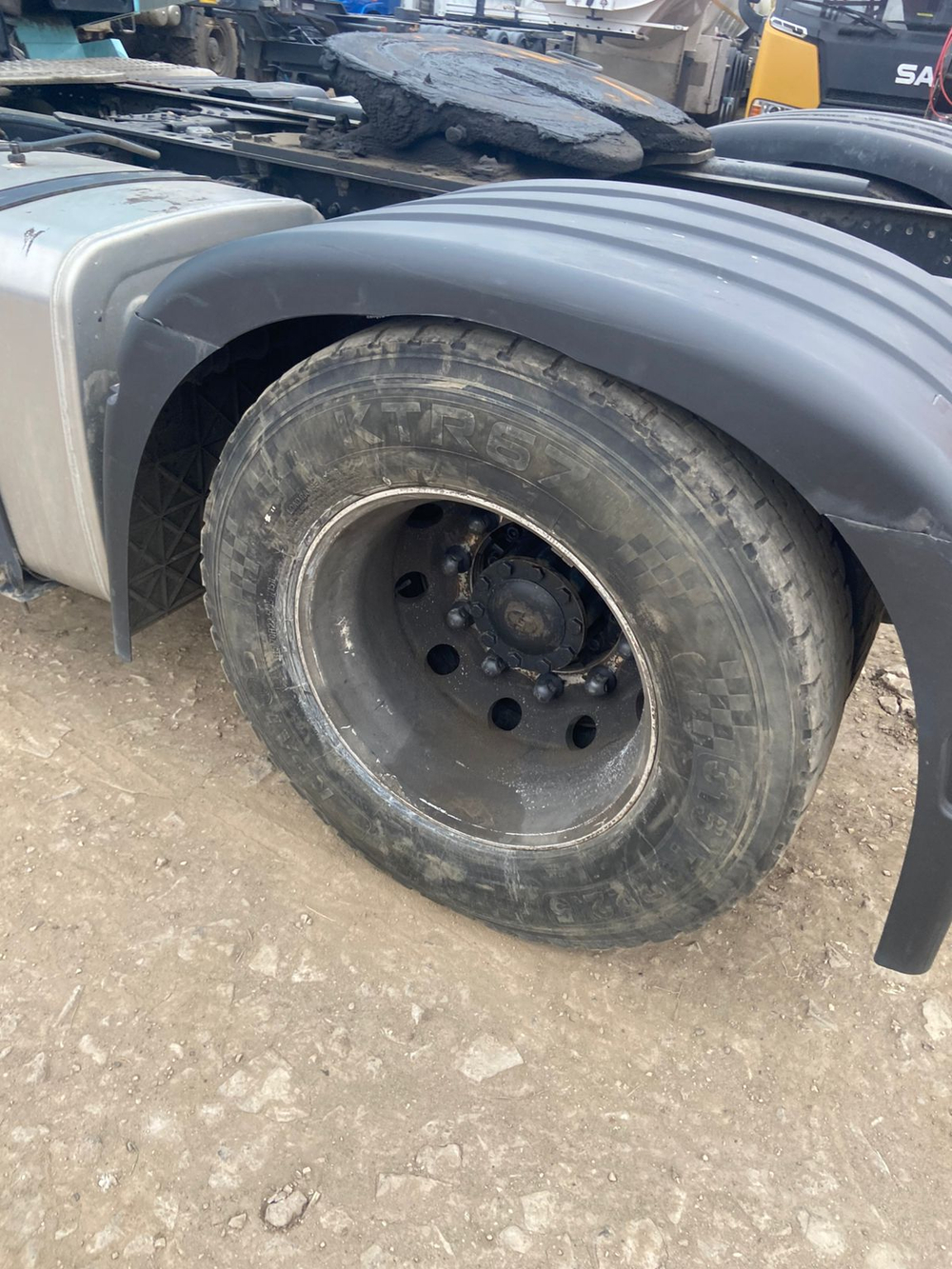 Shacman (Shaanxi) SX* 4x2 Седельный тягач SX4188YY381 (Дизельный, 12,5 л, 473 л.с., МТ)