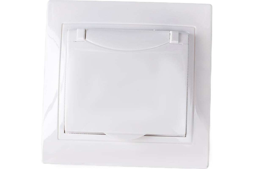 Розетка 1-местная РСбш10-3-КБ с заземлением с защитной шторкой с крышкой 16А КВАРТА белый IEK