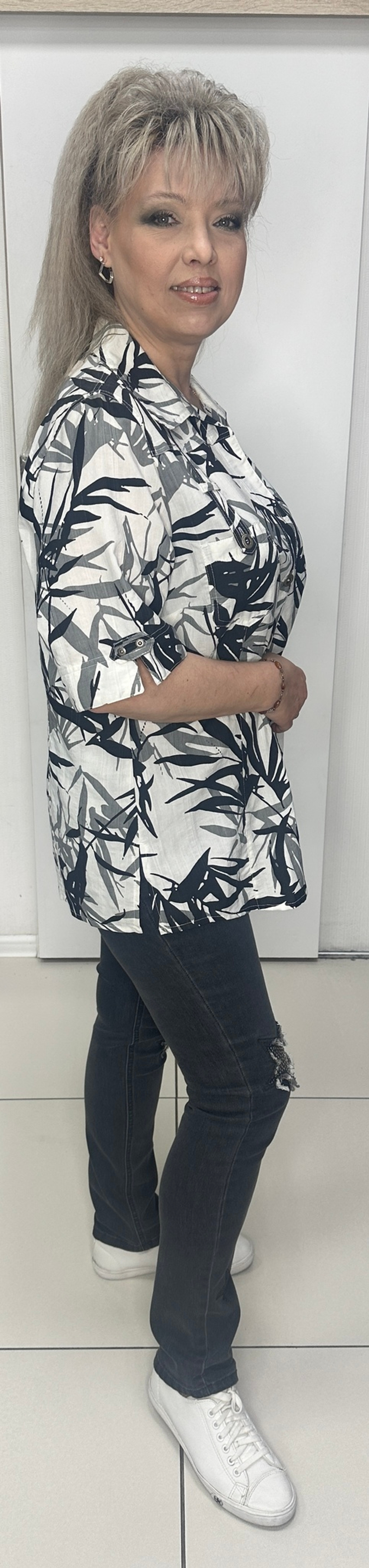 Черно-белый немецкий блузон на пуговицах