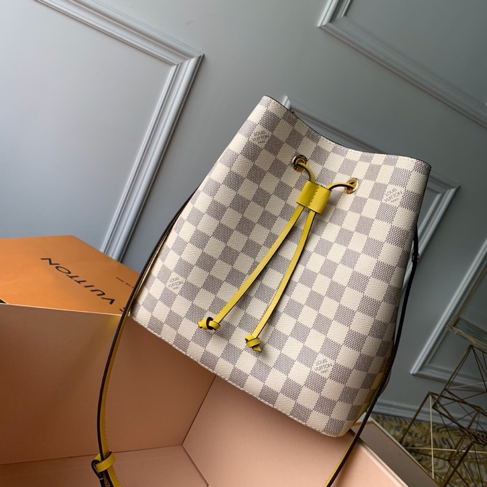 Louis Vuitton NeoNoe MM