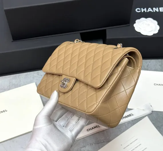 Сумка женская Chanel Timeless Jumbo бежевый