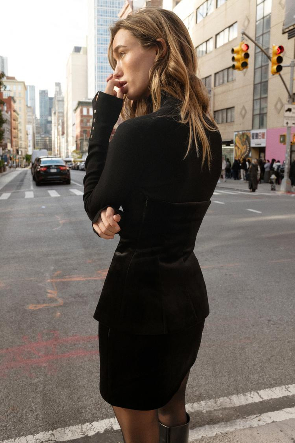 ZARA БАРХАТНЫЙ ТОП БЕЗ БРЕТЕЛЕЙ, ЧЕРНЫЙ