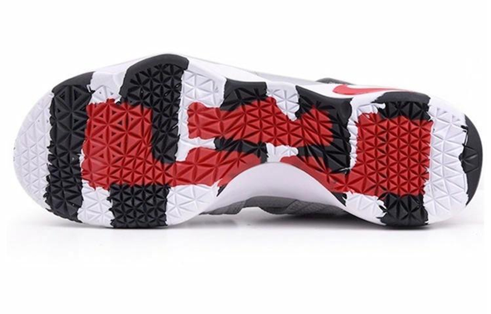 Кроссовки Nike Zoom Soldier 11 Silver Bullet