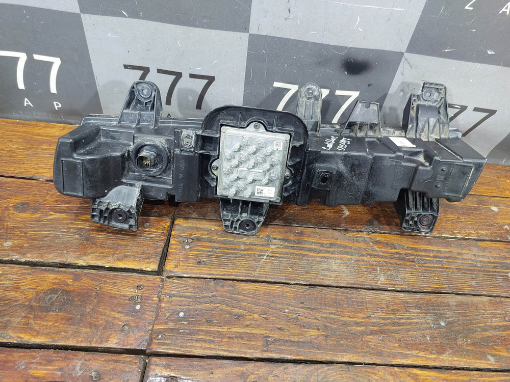 ДХО левый Cadillac Escalade 5 20-нв Б/У Оригинал 85117442