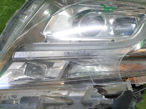 Битая Фара левая Toyota Alphard 3 (2015-2017) LED