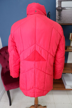 Куртка яркая 48 размер