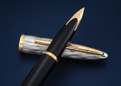 Шариковая ручка Waterman Reflections of Paris Carene DeLuxe Black GT Mblue в подарочной коробке