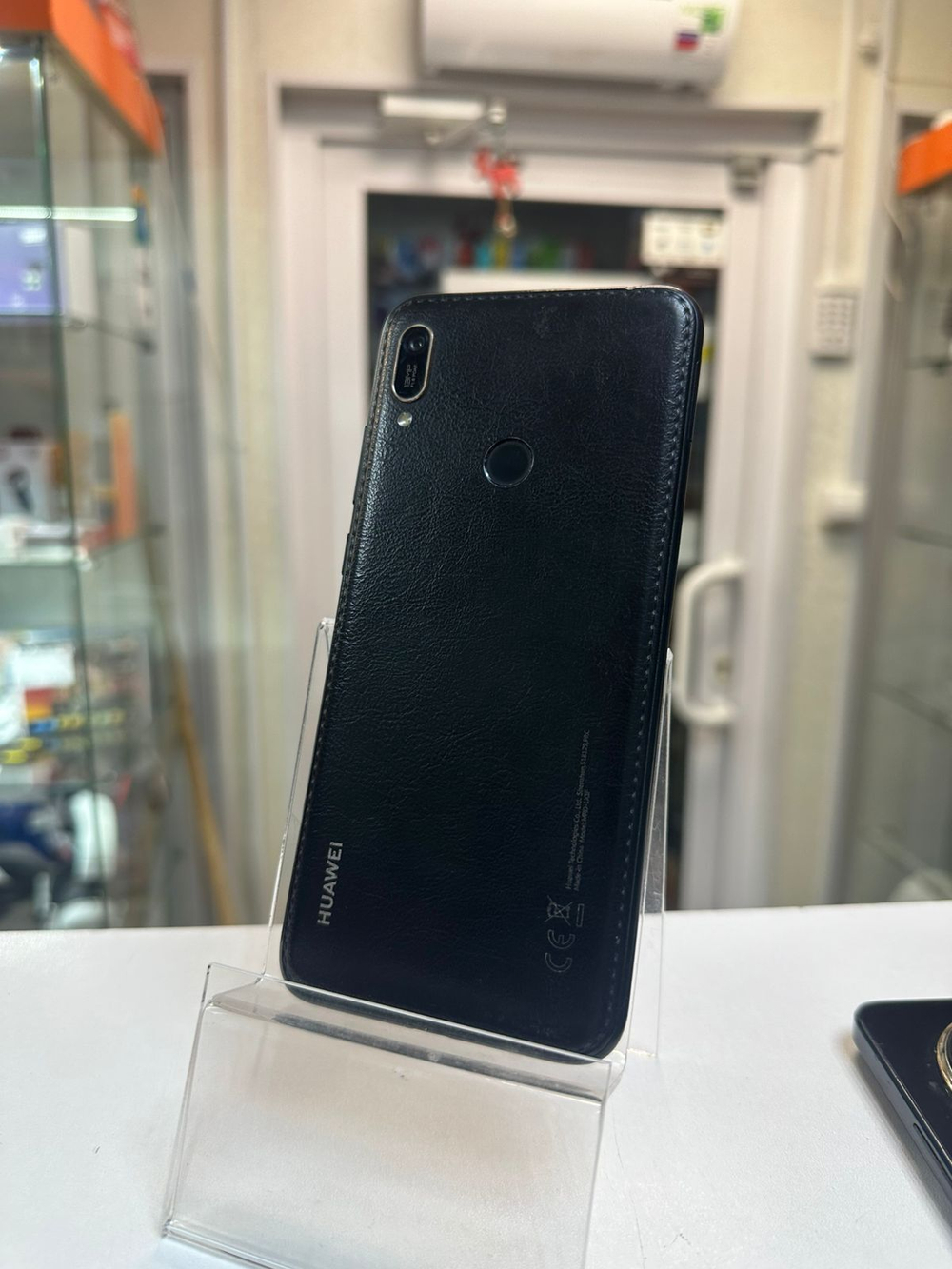 Смартфон HUAWEI Y6 2/32