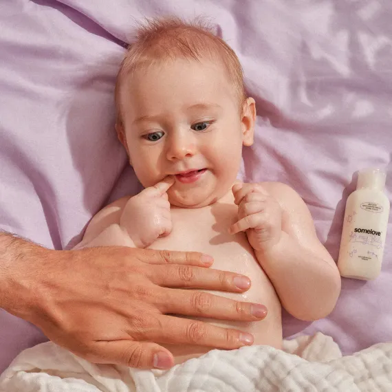Нежное массажное масло для кожи новорождённого малыша Somelove с ароматом ванили и лаванды 100мл