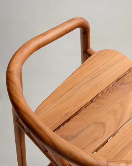 Полубарный стул для улицы Turqueta из дерева, высота 65 см