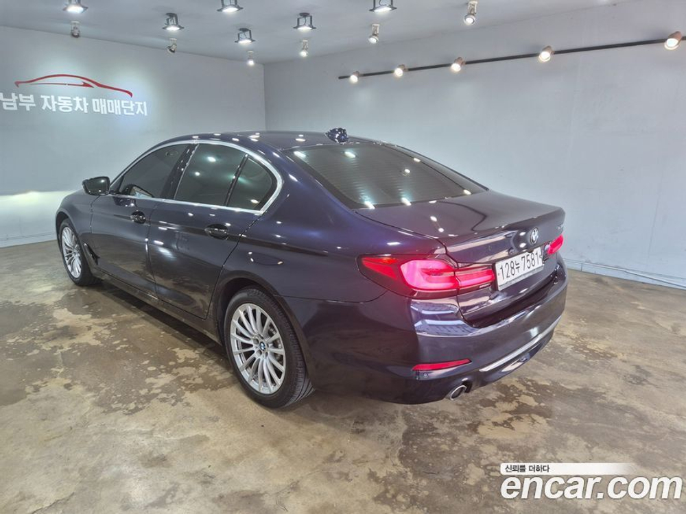 BMW 5 Series (G30) 520i Luxury (02.2020)