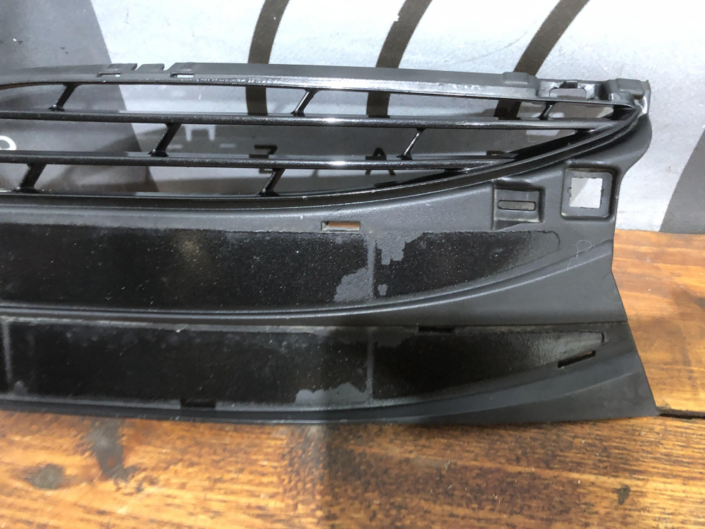 Элемент решетки бампера Toyota Camry (XV70) 17-21 Б/У Оригинал 5311333020