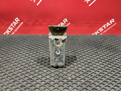 Кронштейн крыла заднего