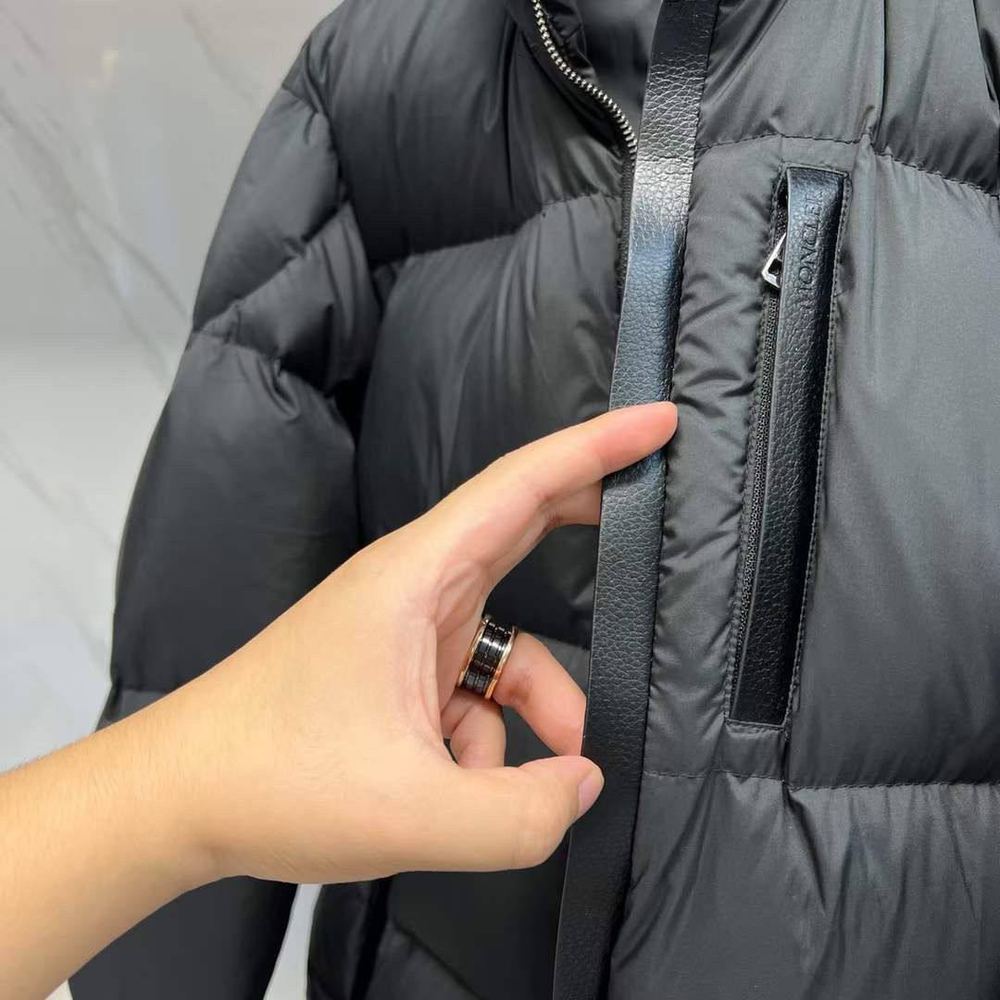 Пуховик Moncler