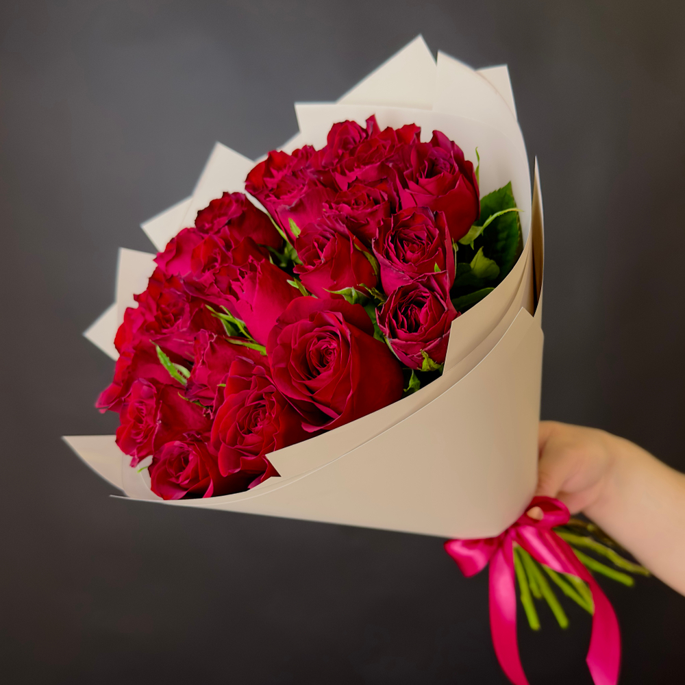 Flower bouquet of 21 Kenyan red roses