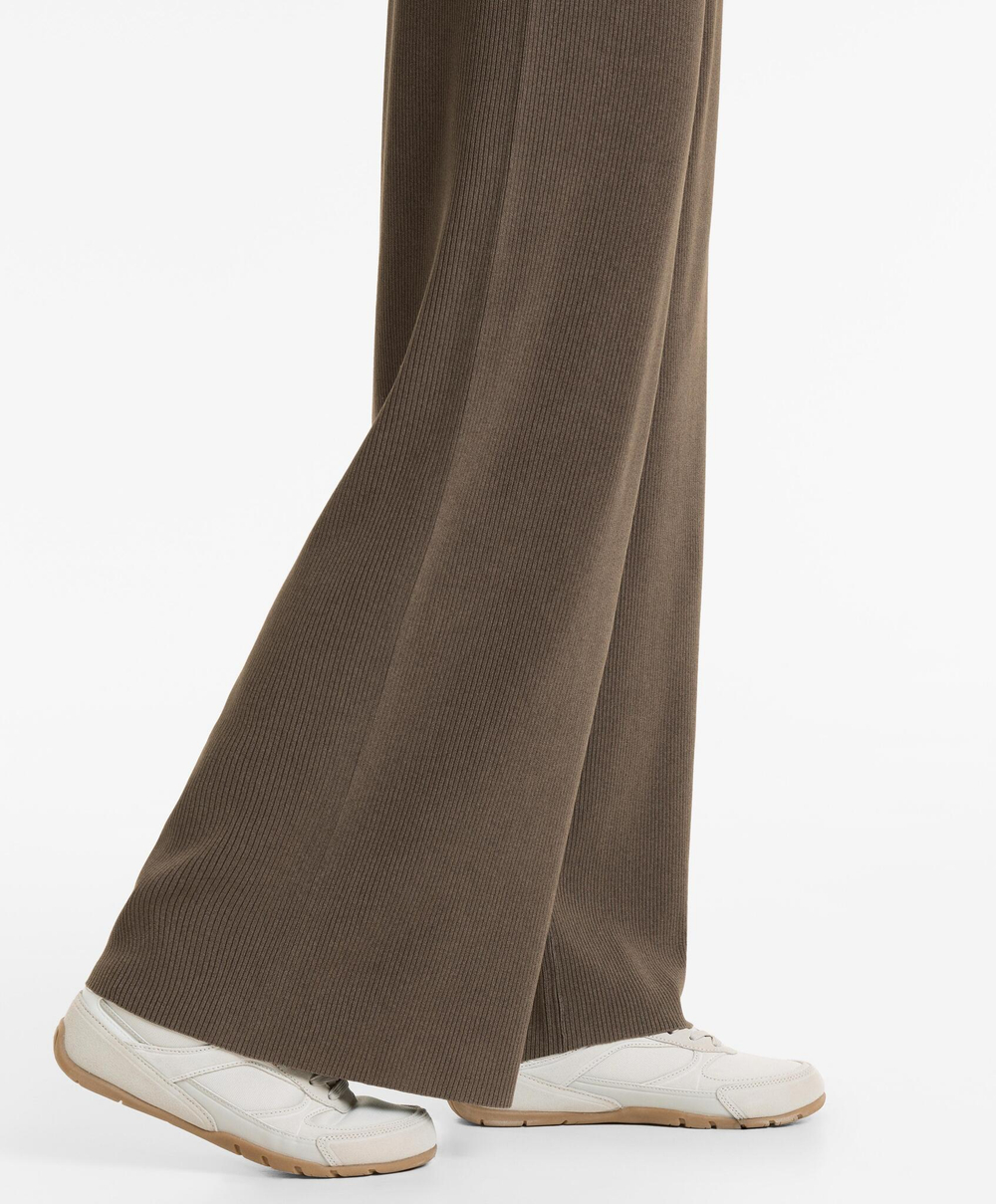 OYSHO Брюки из рубчатого трикотажа, темно-коричневый