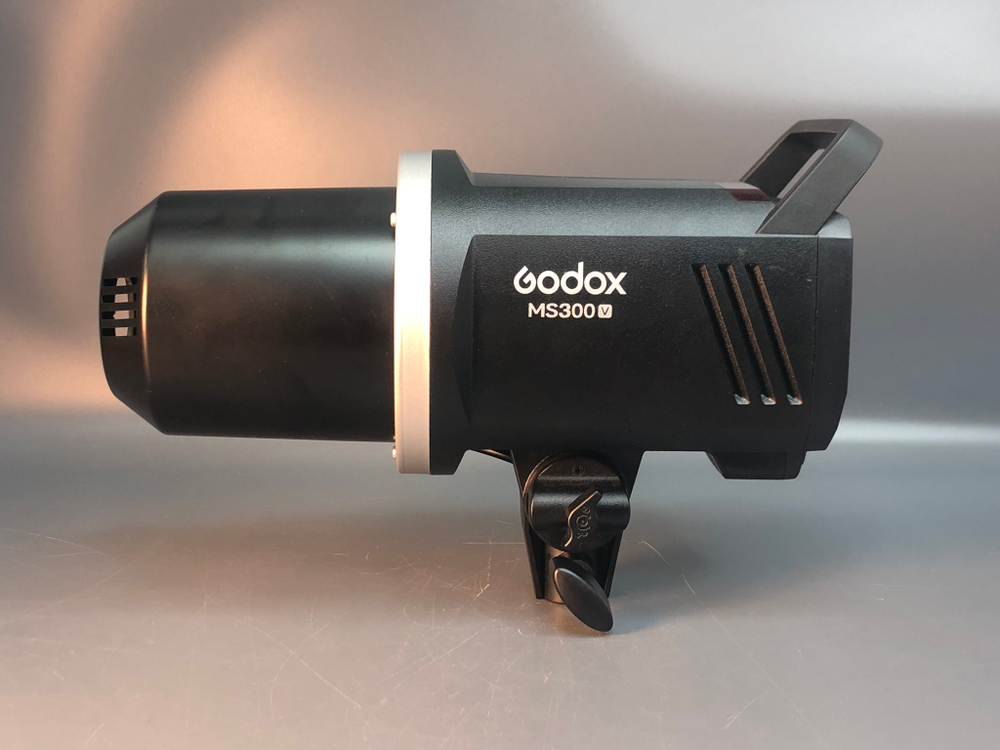 Вспышка Godox MS300V