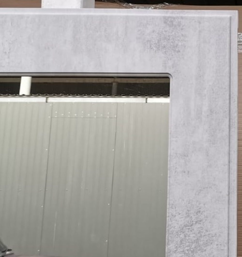 Входная металлическая дверь Лабиринт Classic (Классик) шагрень черная с зеркалом 18 Бетон светлый