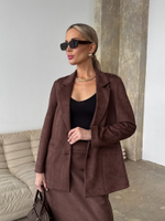 Костюм из велюра с поясом-шнурком