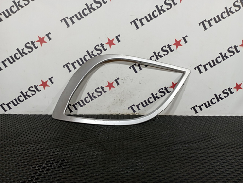 Окантовка фары левой