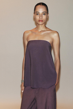 ZARA ТОП ИЗ СТРУЯЩЕЙСЯ ТКАНИ БЕЗ БРЕТЕЛЕЙ, ЛИЛОВЫЙ