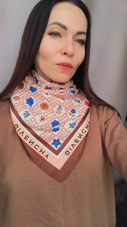 Платок женский Живанши