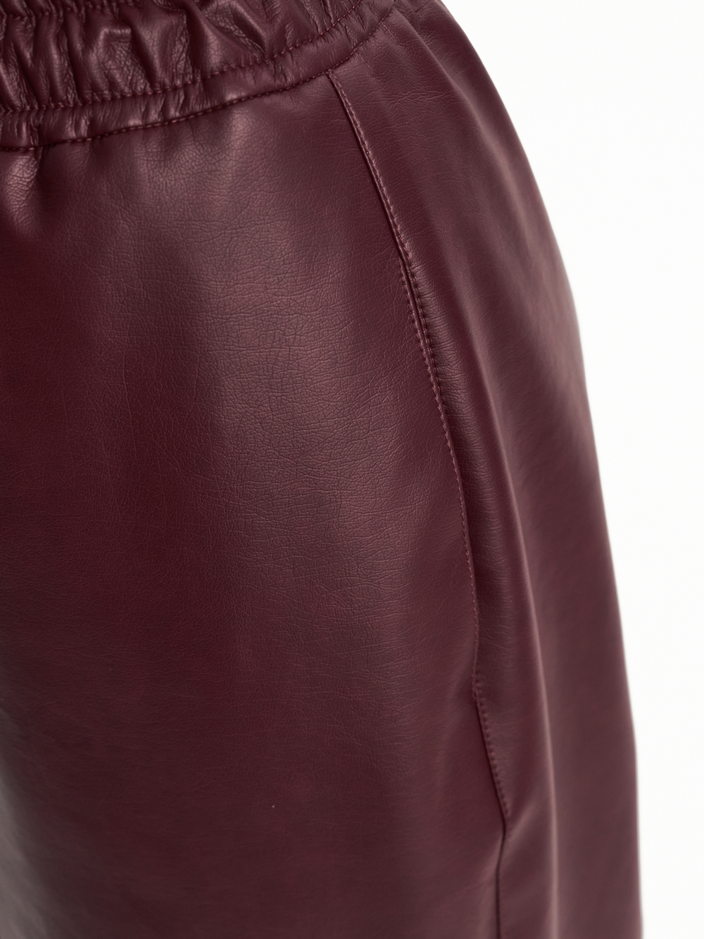 Брюки экокожа в бордовом цвете