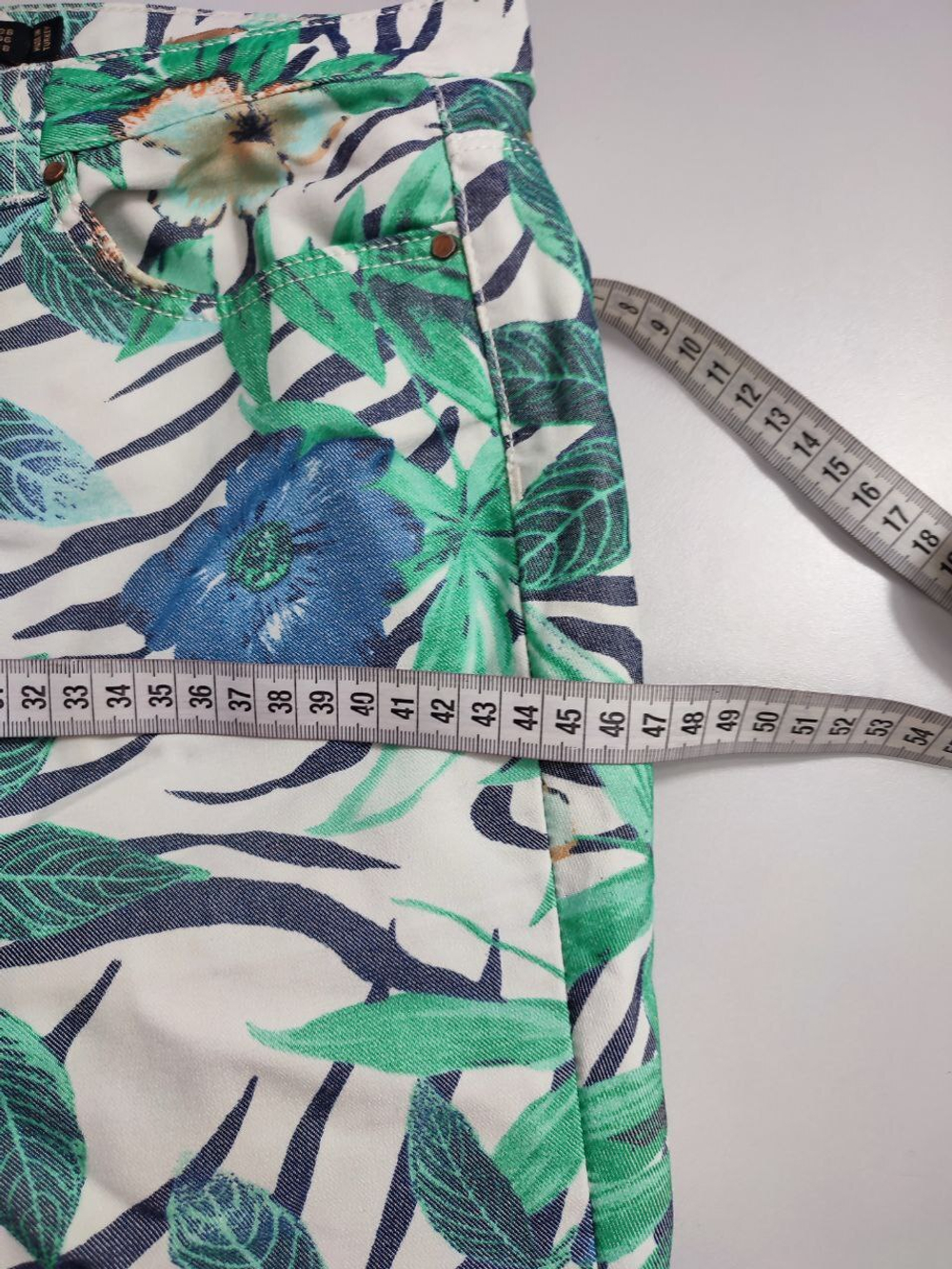 Джинсы Zara ляпистые 44 размер