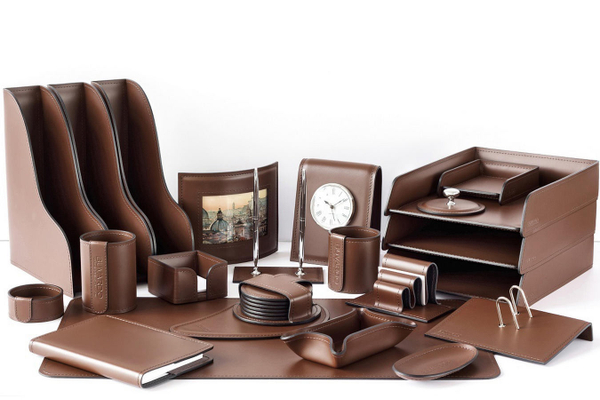 Канцелярский набор из кожи цвет орех 23 предмета