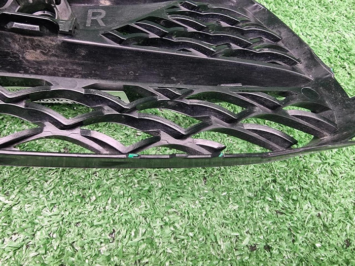 Решетка перед. бампера Mercedes S W222 (17-20) AMG